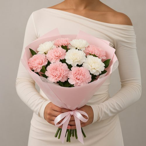 Букет розовых и белых гвоздик «Нежность карнавале»